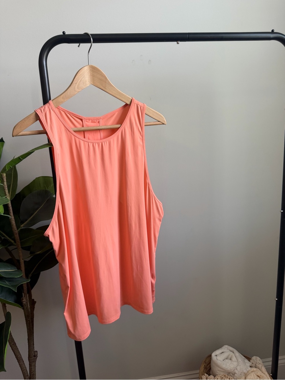 Women's Coral Sleeveless Tank Top